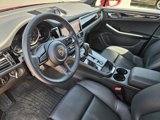 Certified 2025 Porsche Macan image 4