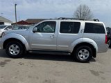Used 2006 Nissan Pathfinder SE w/ (P01) Se Premium Pkg image 3