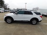 Used 2021 Ford Explorer XLT image 2