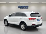 Used 2017 Kia Sorento LX w/ LX Convenience Package image 5