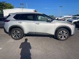 Used 2021 Nissan Rogue SV image 2