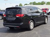 Used 2019 Chrysler Pacifica Touring-L image 5