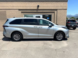 Used 2024 Toyota Sienna XLE image 2