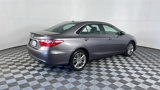 Used 2017 Toyota Camry SE image 4