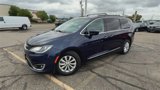 Used 2017 Chrysler Pacifica Touring-L image 4
