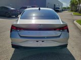 Used 2022 Hyundai Elantra SEL w/ Convenience Package image 6