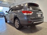 Used 2014 Nissan Pathfinder S image 2