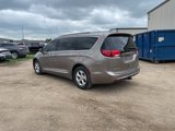 Used 2017 Chrysler Pacifica Touring-L Plus image 4