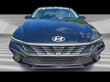 Used 2024 Hyundai Elantra SE image 4