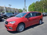 New 2025 Chrysler Pacifica Select image 3