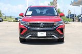Used 2022 Volkswagen Taos SE image 2