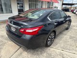 Used 2016 Nissan Altima 2.5 SL w/ 2.5 Technology Package image 4