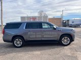 Used 2022 GMC Yukon XL SLT w/ SLT Luxury Package image 4