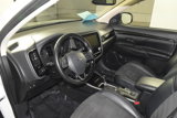 Used 2020 Mitsubishi Outlander SE image 2