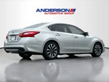 Used 2017 Nissan Altima 2.5 SV image 2