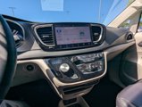 Used 2023 Chrysler Pacifica Touring-L image 4