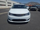 Used 2018 Chrysler Pacifica Touring-L image 2