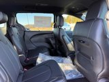 New 2025 Chrysler Pacifica Select image 6