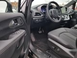 New 2025 Chrysler Pacifica Select image 6
