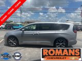 Used 2017 Chrysler Pacifica Limited image 6