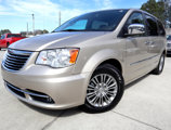 Used 2016 Chrysler Town & Country Touring-L w/ Driver Convenience Group image 2