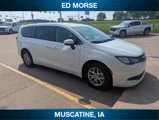 Used 2022 Chrysler Voyager LX image 2
