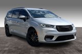 Used 2023 Chrysler Pacifica Touring-L w/ S Appearance Package image 3