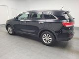 Used 2016 Kia Sorento LX image 3