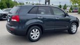 Used 2012 Kia Sorento LX w/ Convenience Pkg image 2
