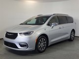 Used 2024 Chrysler Pacifica Pinnacle image 3