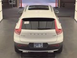 Used 2025 Volvo XC40 B5 Plus image 3