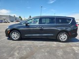 Used 2023 Chrysler Pacifica Touring-L image 5