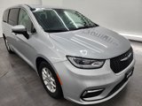 Used 2023 Chrysler Pacifica Touring-L image 2