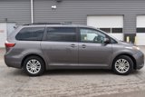 Used 2017 Toyota Sienna XLE image 4