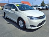 Used 2020 Chrysler Pacifica Touring-L image 3