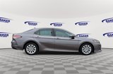 Used 2020 Toyota Camry LE image 4