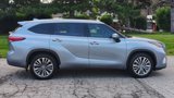 Used 2022 Toyota Highlander Platinum image 3