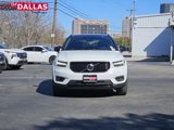 Used 2020 Volvo XC40 T4 R-Design image 2