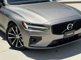 Used 2021 Volvo S60 T5 Momentum w/ Climate Package image 6