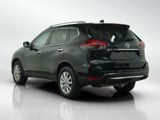 Used 2017 Nissan Rogue SV image 3