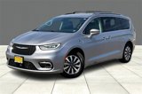 Used 2021 Chrysler Pacifica Touring-L image 2