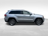 Used 2021 Jeep Grand Cherokee Limited w/ Luxury Group II image 2