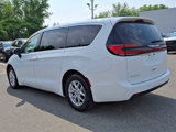 Certified 2023 Chrysler Pacifica Touring-L image 4