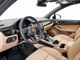 Certified 2024 Porsche Macan image 4