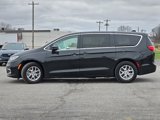 Certified 2023 Chrysler Pacifica Touring-L image 4