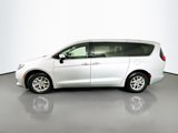 Used 2023 Chrysler Voyager LX image 4