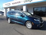 Used 2021 Chrysler Pacifica Touring-L image 2