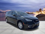 Used 2022 Chrysler Pacifica Touring-L image 4