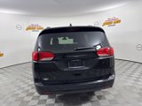 Used 2018 Chrysler Pacifica Touring-L w/ Premium Audio Group image 4