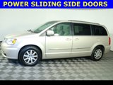 Used 2016 Chrysler Town & Country Touring image 4